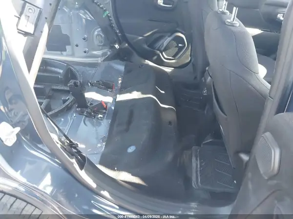 ZACNJCBB4MPN27152 2021 JEEP RENEGADE - Image 8