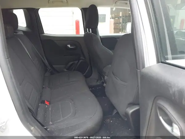 ZACNJCBB6MPN12457 2021 JEEP RENEGADE - Image 8