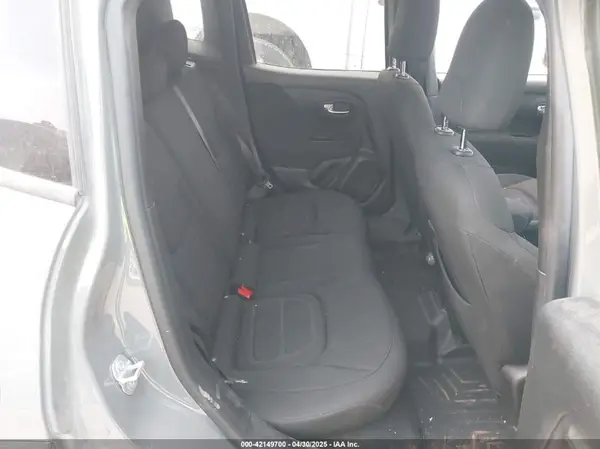 ZACNJCBB7MPN27999 2021 JEEP RENEGADE - Image 8