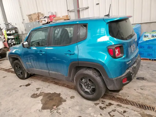 ZACNJDA11NPN65003 2022 JEEP RENEGADE - Image 2