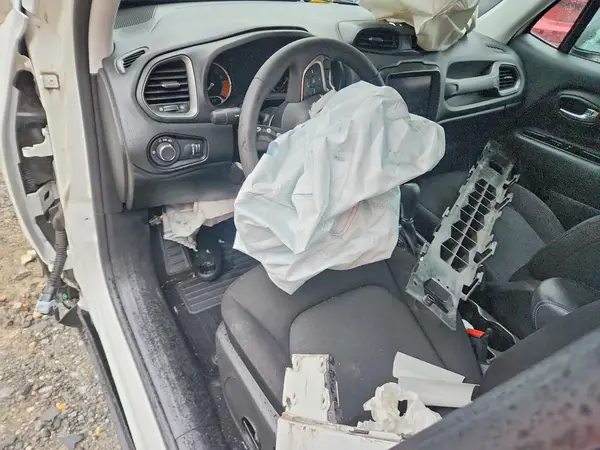ZACNJDA12NPN60683 2022 JEEP RENEGADE - Image 8