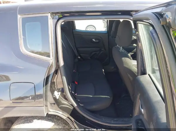 ZACNJDA12NPN69111 2022 JEEP RENEGADE - Image 8