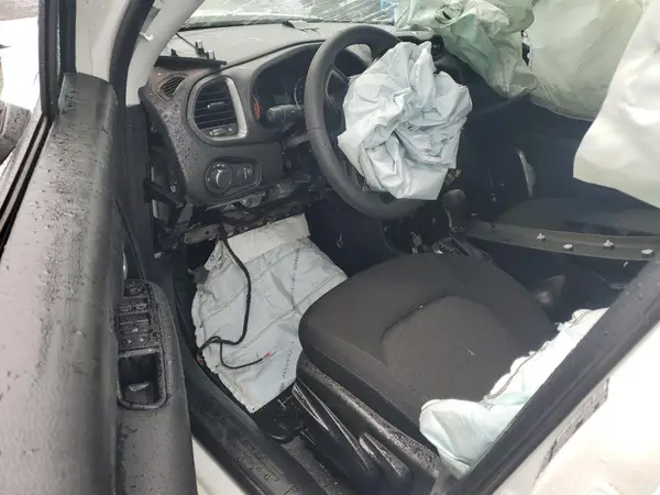 ZACNJDA13NPN60952 2022 JEEP RENEGADE - Image 8