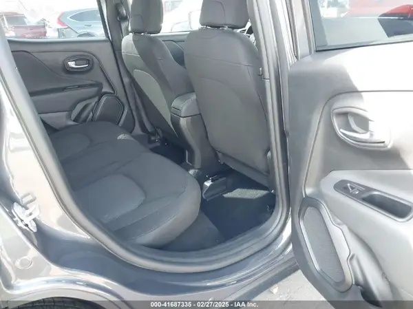 ZACNJDA13NPN99458 2022 JEEP RENEGADE - Image 8