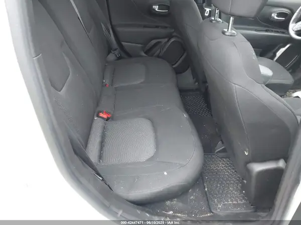 ZACNJDA17NPN50764 2022 JEEP RENEGADE - Image 8