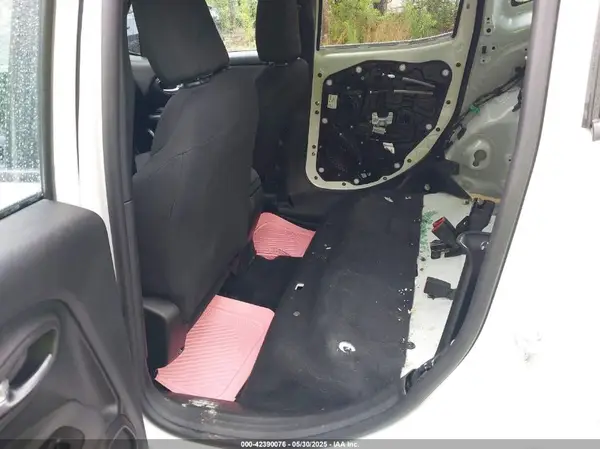 ZACNJDA1XNPN56798 2022 JEEP RENEGADE - Image 8