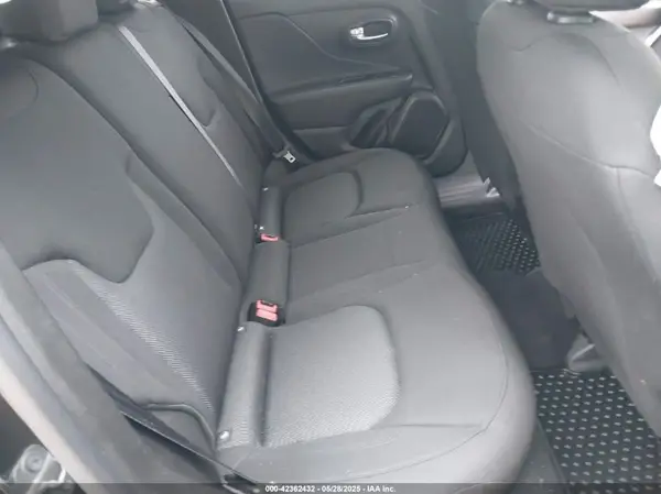 ZACNJDA1XNPN73830 2022 JEEP RENEGADE - Image 8