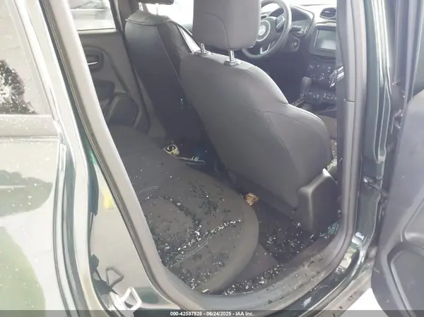 ZACNJDAB0MPM75977 2021 JEEP RENEGADE - Image 8