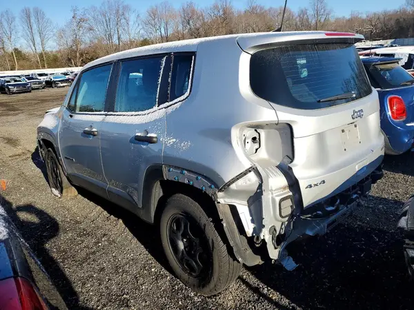 ZACNJDAB0MPN15099 2021 JEEP RENEGADE - Image 2