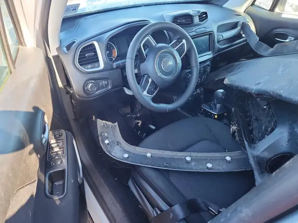 ZACNJDAB0MPN36728 2021 JEEP RENEGADE - Image 8