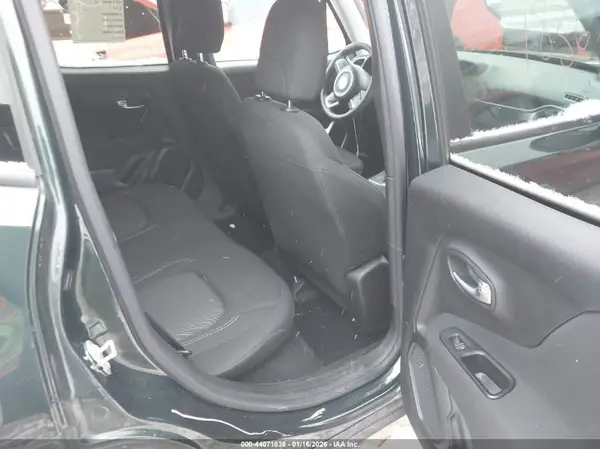 ZACNJDAB2MPM40079 2021 JEEP RENEGADE - Image 8