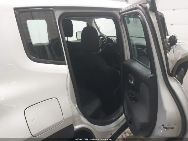 ZACNJDAB2MPN19977 2021 JEEP RENEGADE - Image 8