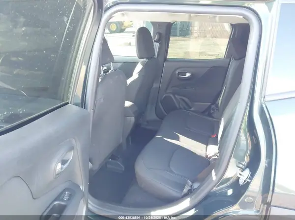 ZACNJDAB3MPM14431 2021 JEEP RENEGADE - Image 8