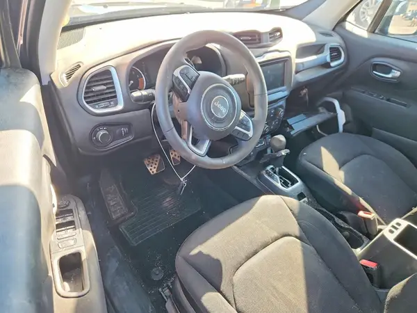 ZACNJDAB3MPM42763 2021 JEEP RENEGADE - Image 8