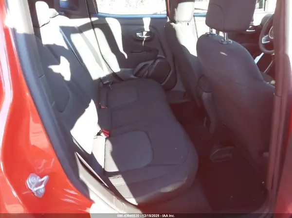 ZACNJDAB4MPM35546 2021 JEEP RENEGADE - Image 8