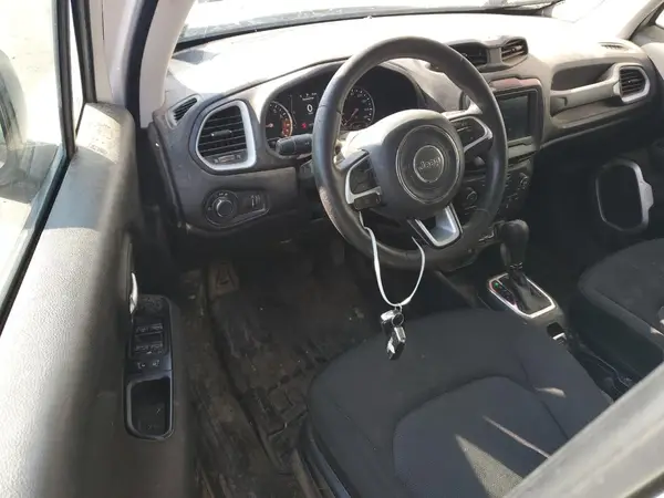 ZACNJDAB5MPM20778 2021 JEEP RENEGADE - Image 8
