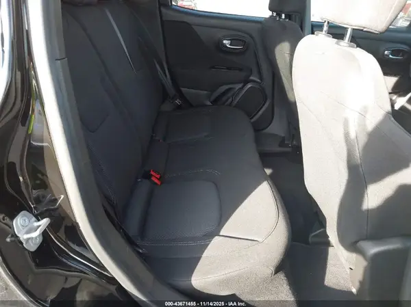 ZACNJDAB5MPM32283 2021 JEEP RENEGADE - Image 8