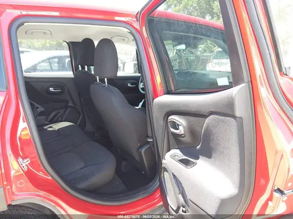 ZACNJDAB5MPM53263 2021 JEEP RENEGADE - Image 8