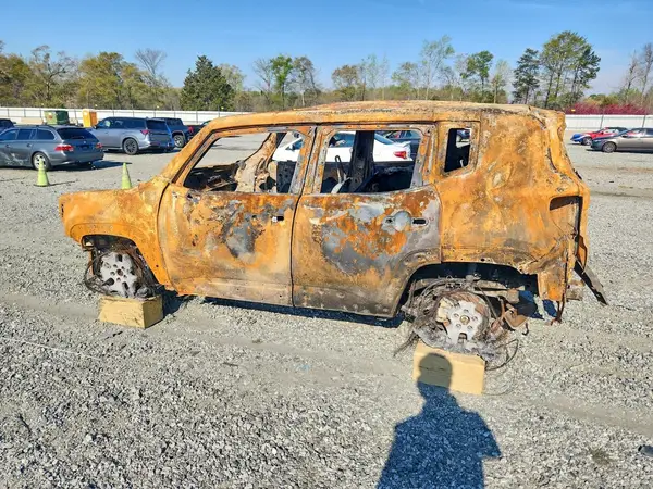 ZACNJDAB5MPM54767 2021 JEEP RENEGADE - Image 2