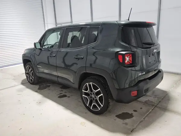 ZACNJDAB5MPM95674 2021 JEEP RENEGADE - Image 2