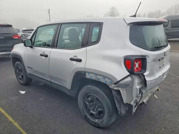 ZACNJDAB5MPN21321 2021 JEEP RENEGADE - Image 2