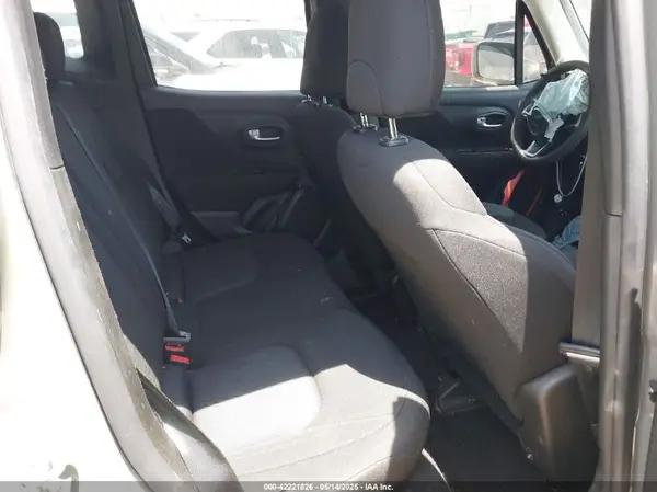 ZACNJDAB6MPM54762 2021 JEEP RENEGADE - Image 8