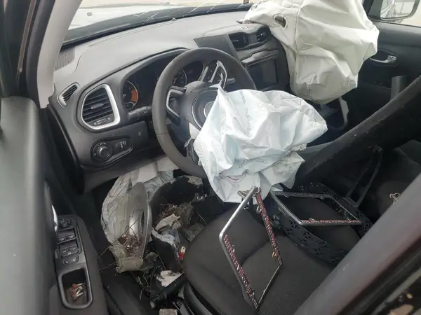 ZACNJDAB7MPM55810 2021 JEEP RENEGADE - Image 8