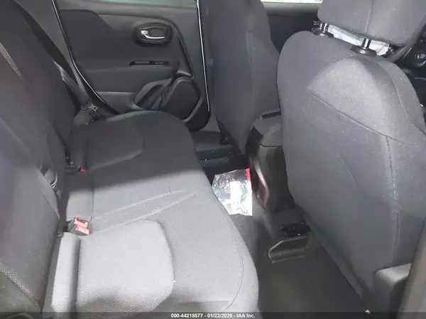 ZACNJDAB8MPM21472 2021 JEEP RENEGADE - Image 8