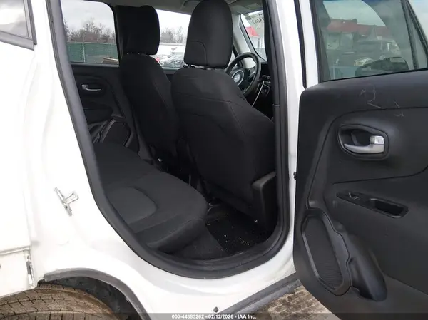 ZACNJDAB8MPM66962 2021 JEEP RENEGADE - Image 8