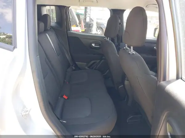 ZACNJDAB9MPN15442 2021 JEEP RENEGADE - Image 8
