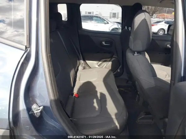 ZACNJDABXMPM12630 2021 JEEP RENEGADE - Image 8