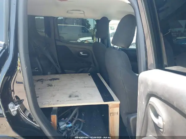 ZACNJDABXMPM48687 2021 JEEP RENEGADE - Image 8