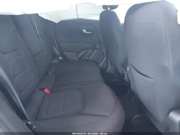 ZACNJDB10NPN44657 2022 JEEP RENEGADE - Image 8
