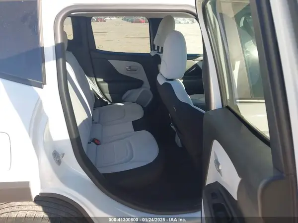 ZACNJDB10NPN70661 2022 JEEP RENEGADE - Image 8