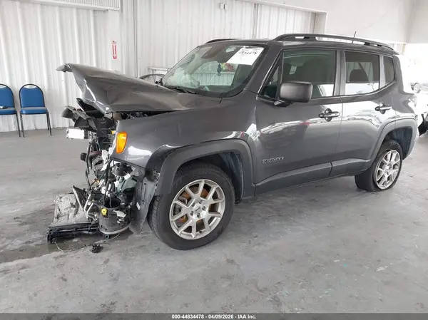 ZACNJDB10NPN72006 2022 JEEP RENEGADE - Image 2
