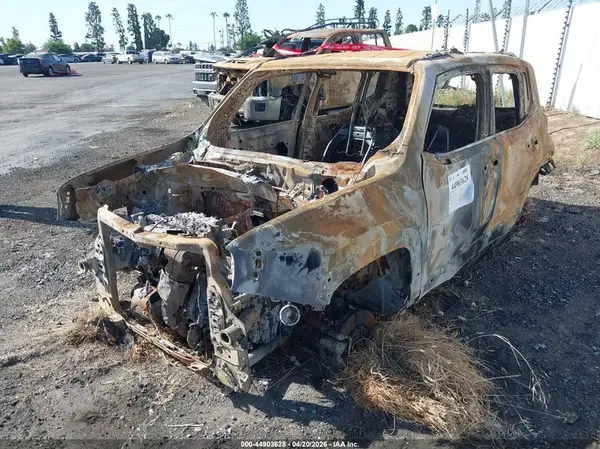 ZACNJDB10NPN82180 2022 JEEP RENEGADE - Image 2