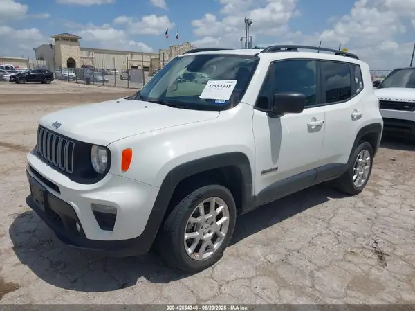 ZACNJDB10NPN90005 2022 JEEP RENEGADE - Image 2