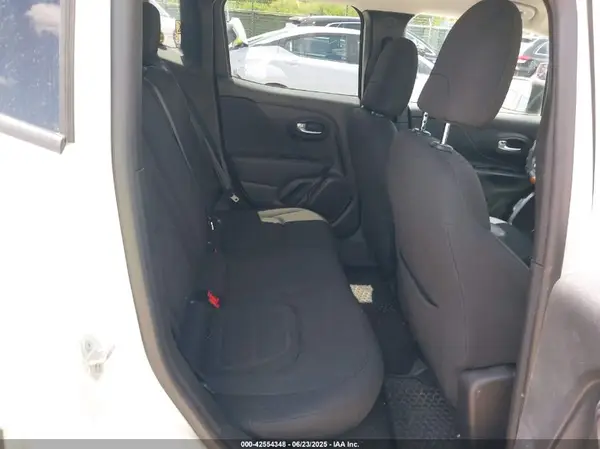 ZACNJDB10NPN90005 2022 JEEP RENEGADE - Image 8