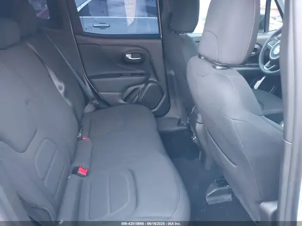 ZACNJDB10NPN91087 2022 JEEP RENEGADE - Image 8