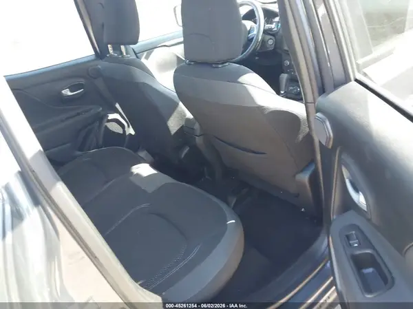 ZACNJDB10PPP18620 2023 JEEP RENEGADE - Image 8