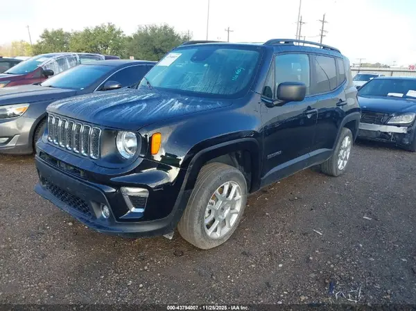 ZACNJDB10PPP33800 2023 JEEP RENEGADE - Image 2