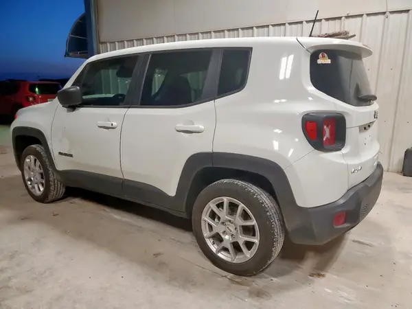 ZACNJDB10PPP33909 2023 JEEP RENEGADE - Image 2