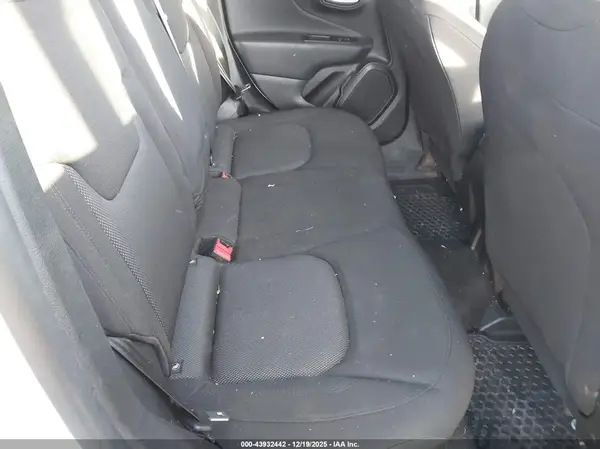 ZACNJDB10PPP45090 2023 JEEP RENEGADE - Image 8