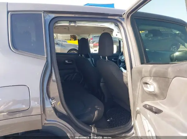 ZACNJDB10PPP72709 2023 JEEP RENEGADE - Image 8
