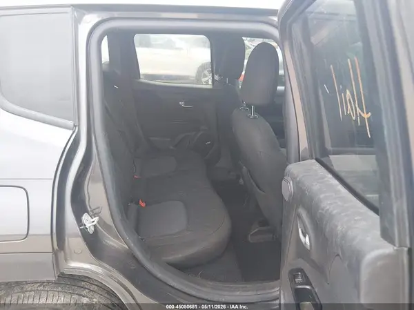 ZACNJDB11MPM62242 2021 JEEP RENEGADE - Image 8