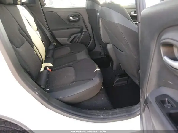 ZACNJDB11PPP30386 2023 JEEP RENEGADE - Image 8