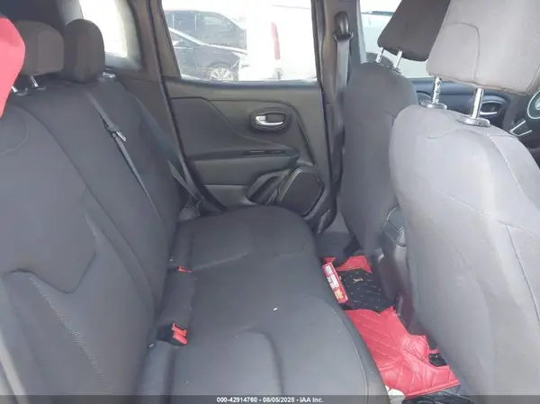 ZACNJDB11PPP61976 2023 JEEP RENEGADE - Image 8