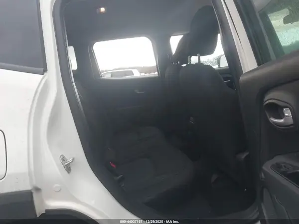 ZACNJDB11PPP69320 2023 JEEP RENEGADE - Image 8