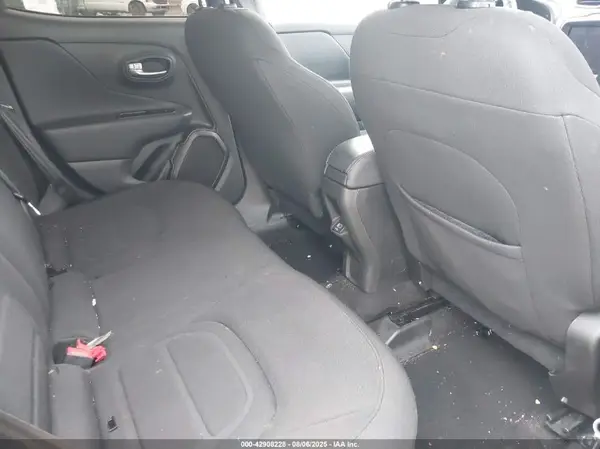 ZACNJDB12NPN68653 2022 JEEP RENEGADE - Image 8