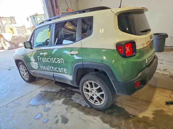 ZACNJDB12NPN69625 2022 JEEP RENEGADE - Image 2